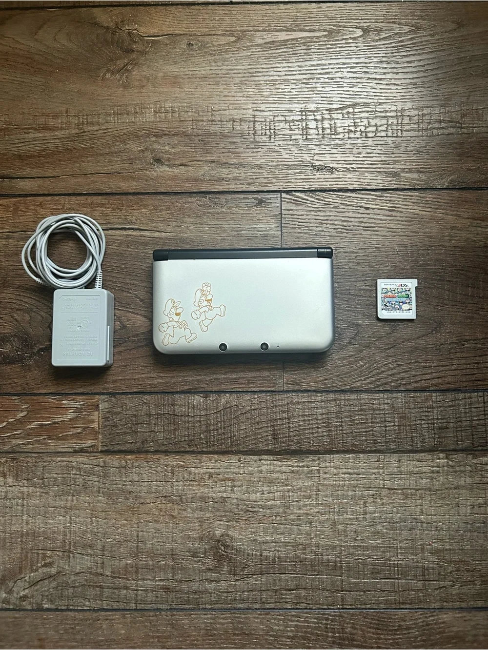Nintendo 3DSXL, Charger & Game